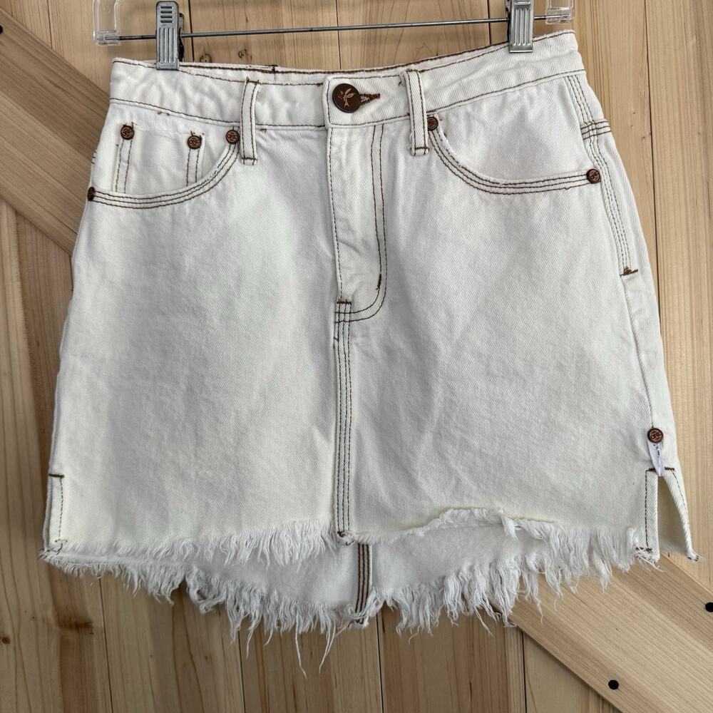 One Teaspoon Off White Denim Raw Hem High Waist Y2K Bohemian Mini Skirt Sz 26